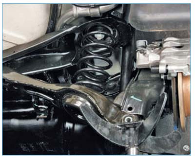 Ford Focus II. Замена амортизатора и пружины подвески